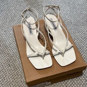 NWT NEVER WORN Steve Madden Alaina block heels size 7.5